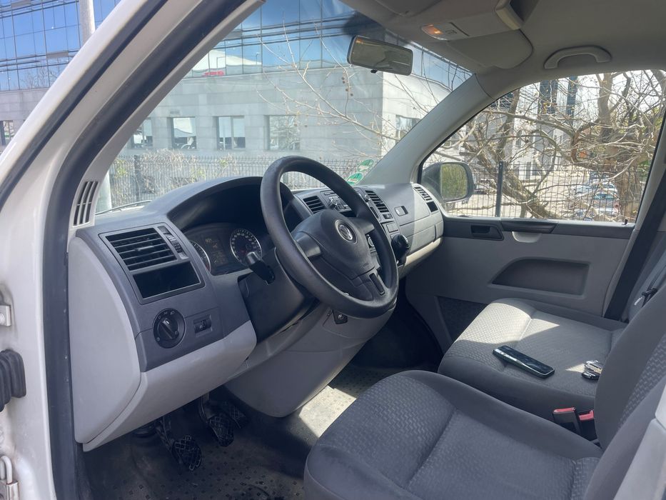 Vânzare Vw Transporter 2.0 TDI 8+1 locuri 7000 euro