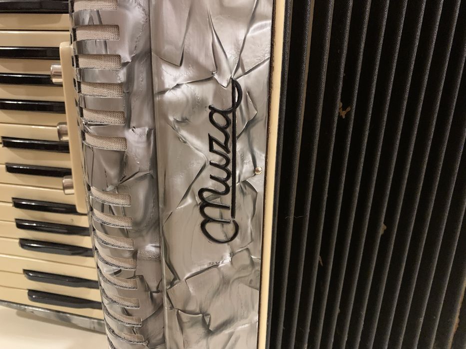 Аккордеон в продаже