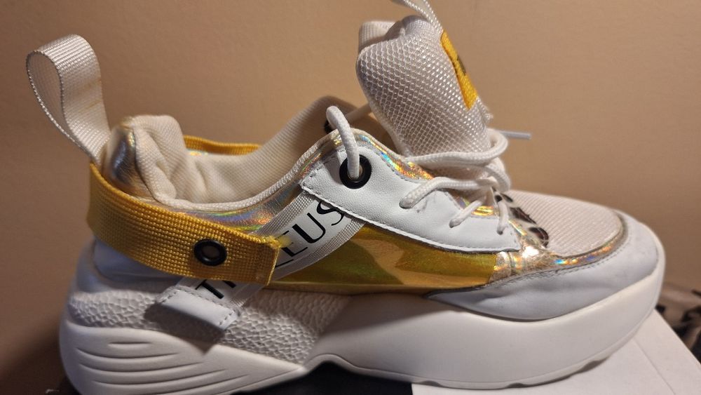 Adidas Dama Thezeus mărimea 38