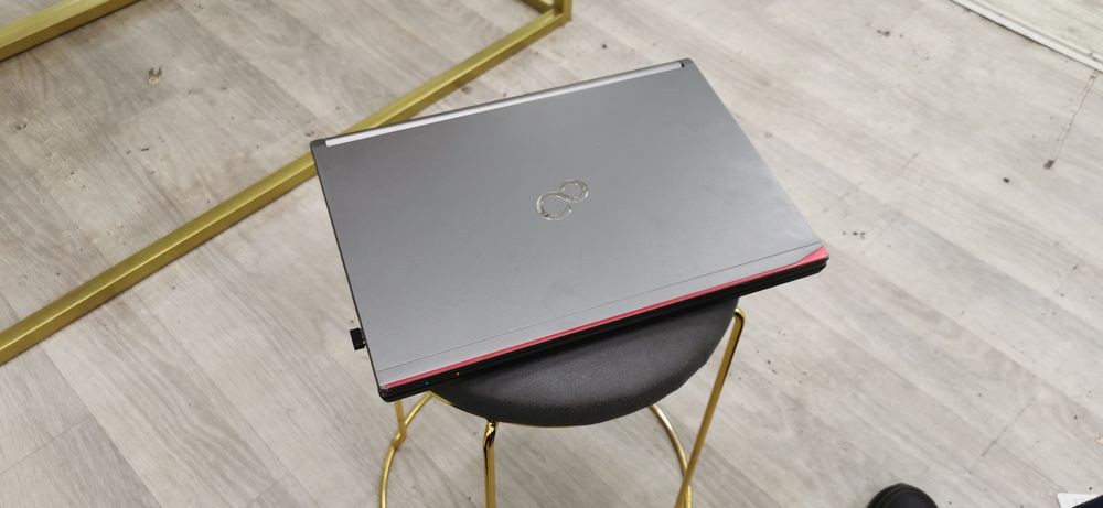 Ноутбук fujitsu E734