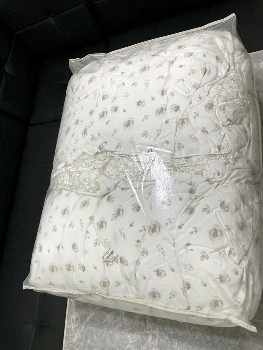 Продаю двухспальное одеяло