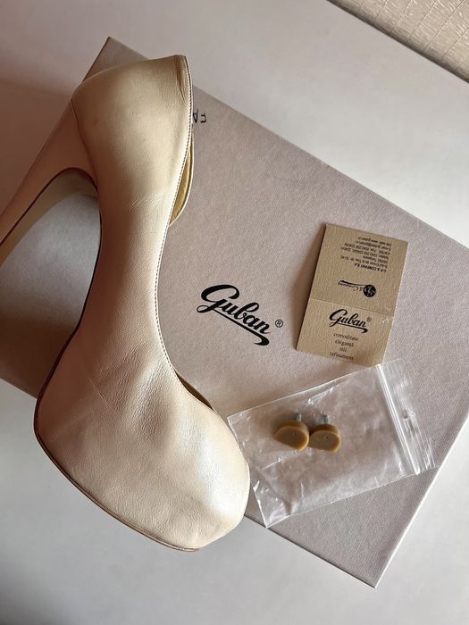 Pantofi cu toc Guban