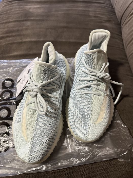 Adidasi yeezy noi