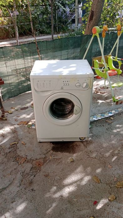 Продается стиральная машина  автомат на 6 кг. Б/у . Рабочая цена догов