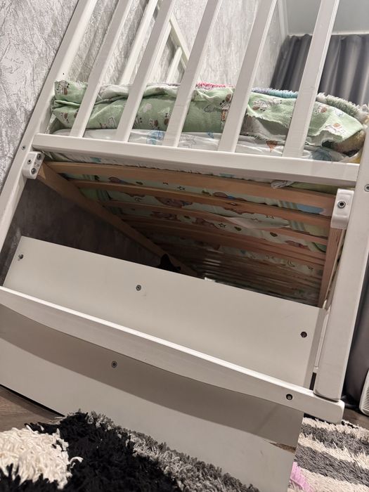 Продам детскую кроватку
