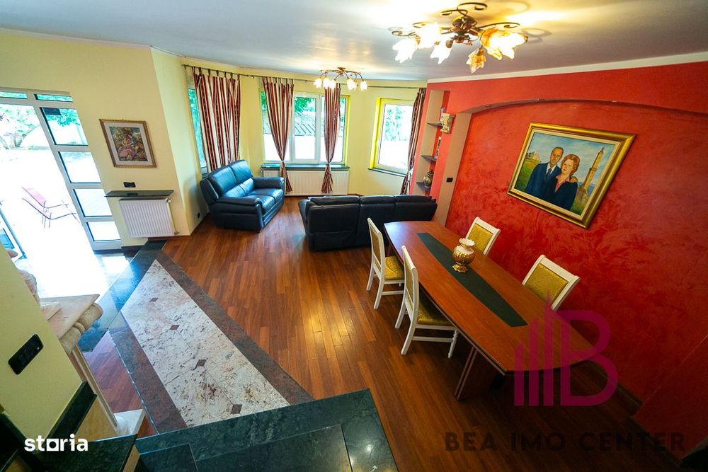 Casa 4 dormitoare, 2 saloane de zi ,3 băi,  ultracentral!
