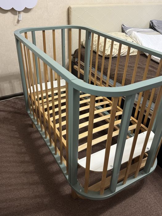 Детская кровать (+маятник в комплекте)