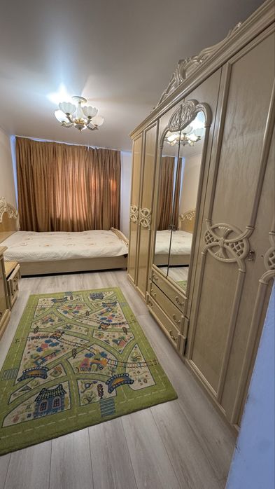 Продам спальный гарнитур (классика)