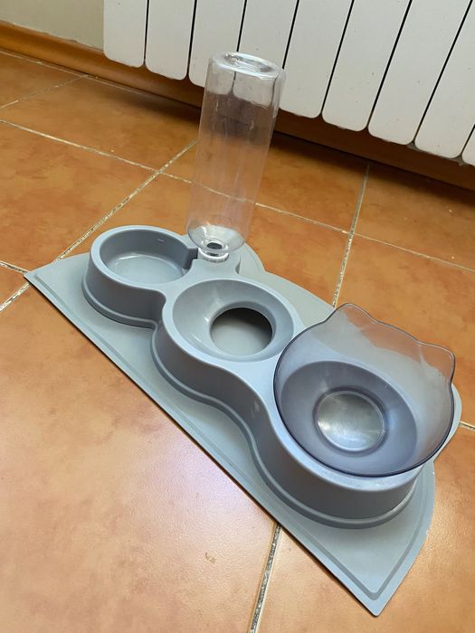 Миска с поилкой для кошки