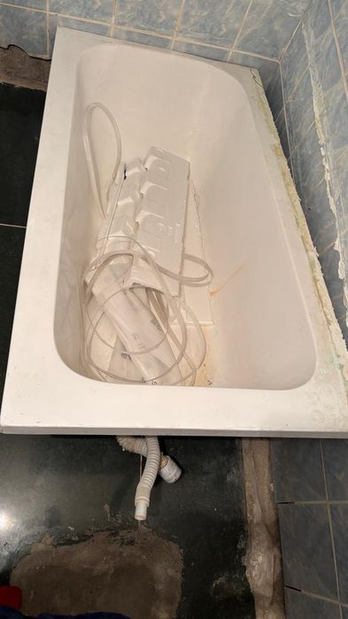 Продам ванну с сифоном