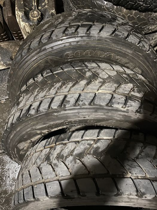 Продам 215/75R17.5 3колеса goodyear