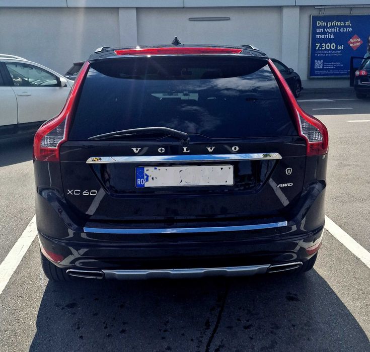 Vând Volvo XC60 D5 4x4 (215 CP)