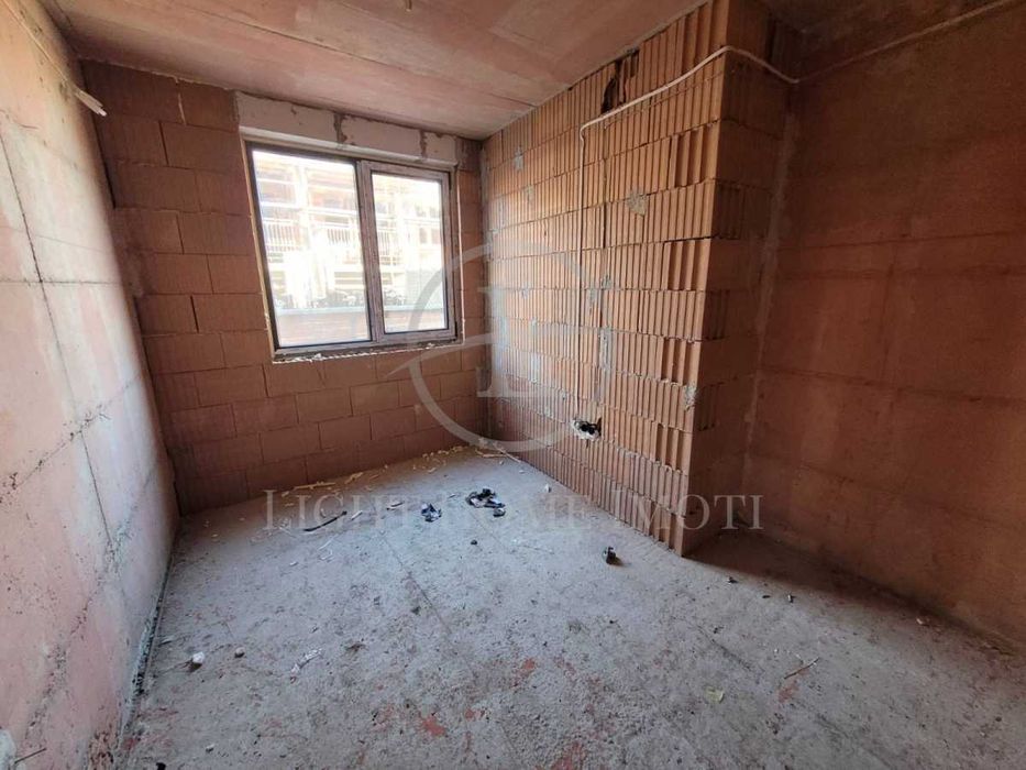 Продава се Тристаен апартамент в Пловдив, Кючук Париж - 92 кв.м за 1166 €/кв.м - Снимка #4