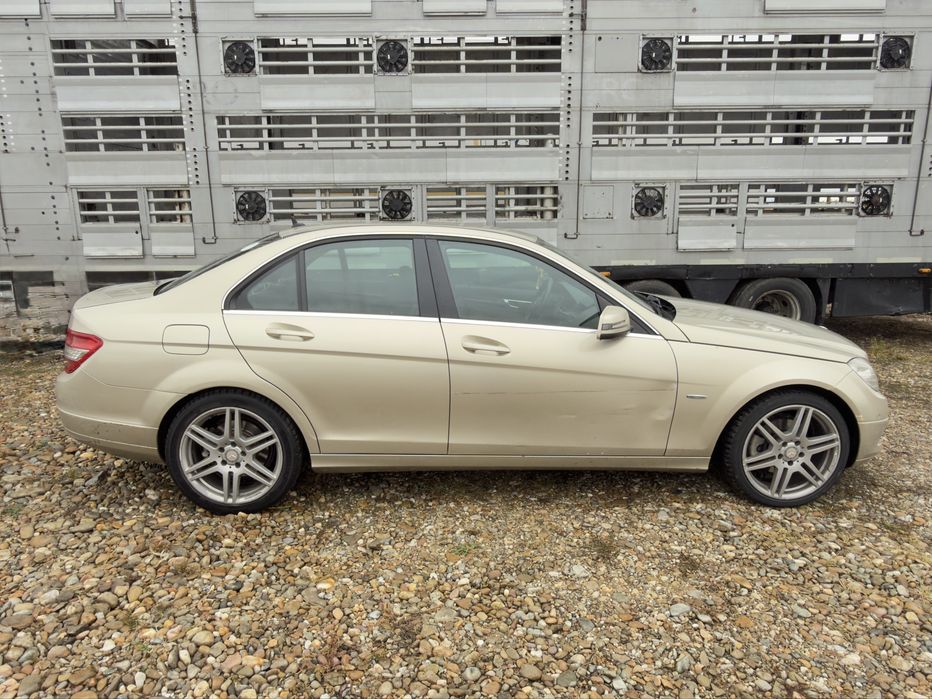 MERCEDES-BENZ C-Class 2010 — imagine 4