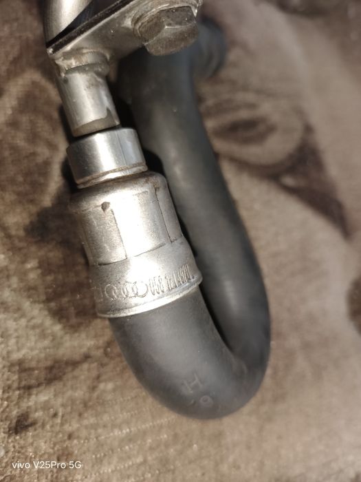 Патрубок охлаждения vag