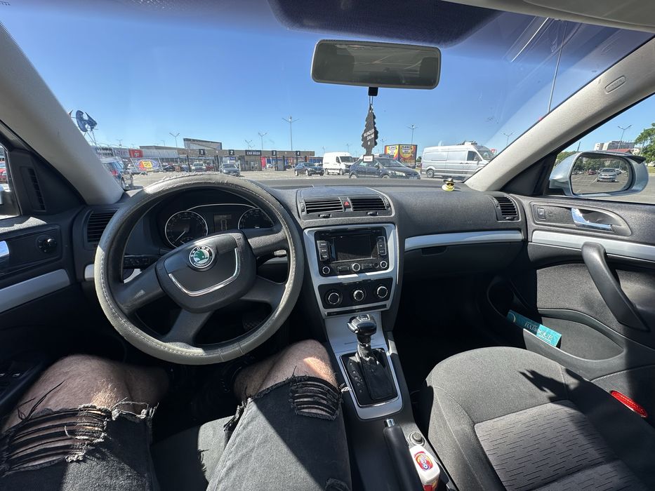 Vand Skoda Octavia 2 facelift 2011, 1.6 tdi, DSG automata