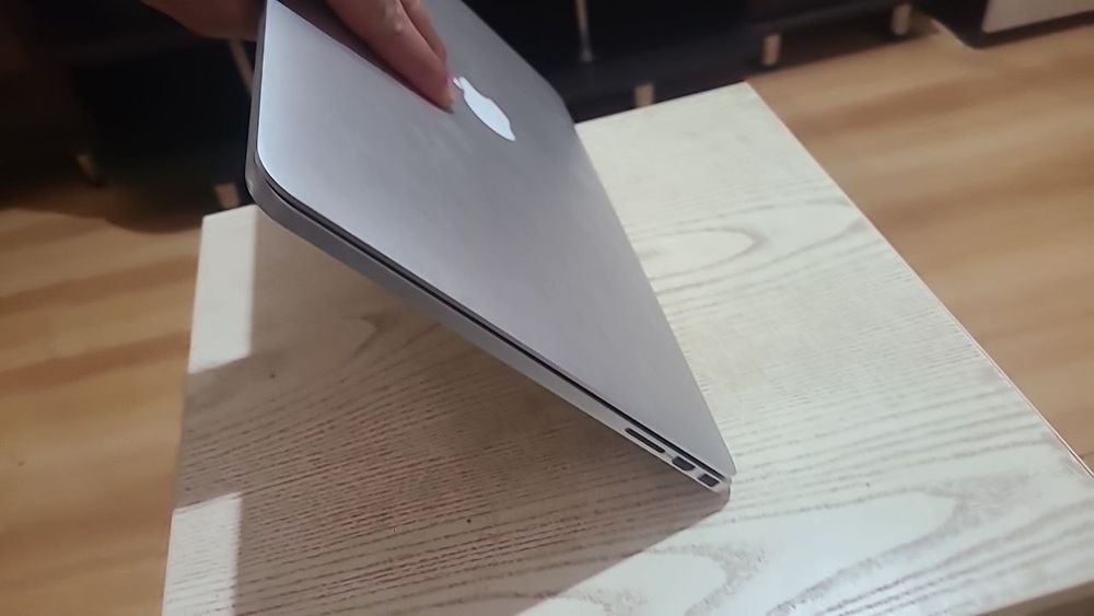 Macbook pro 2015 srochna