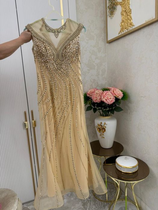 Вечерние платья