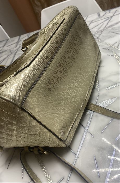 Guess originala auriu