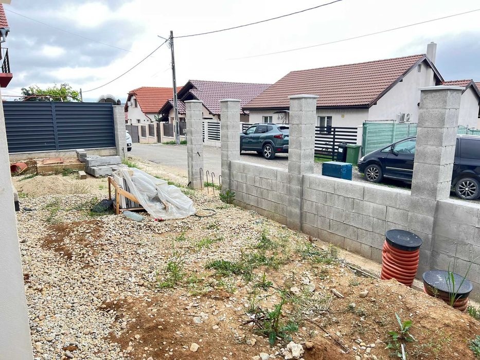 Casă individuală cu 3 dormitoare, 2 bai, living si bucatarie in Cihei, Sanmartin