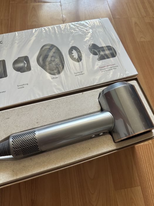 Supersonic dyson
