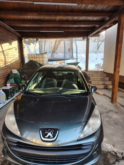 Vând Peugeot 207