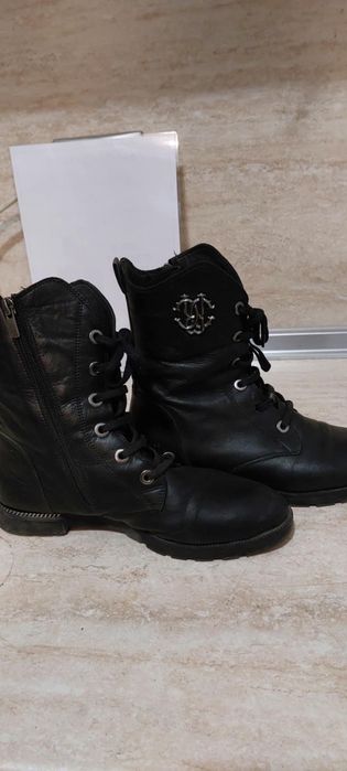 Продавам различни зимни боти