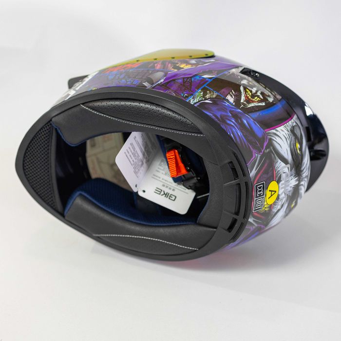 Каска за мотор пистов , скутер , ел. тротинетка др. ( Размер L 57-58 )