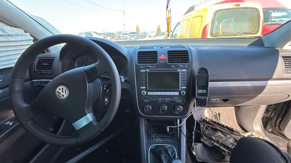 Dezmembrez Golf 5 2.0TDI BKD