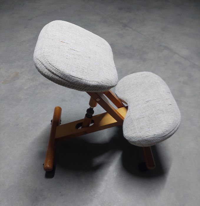 Scaun de birou ergonomic pentru genunchi