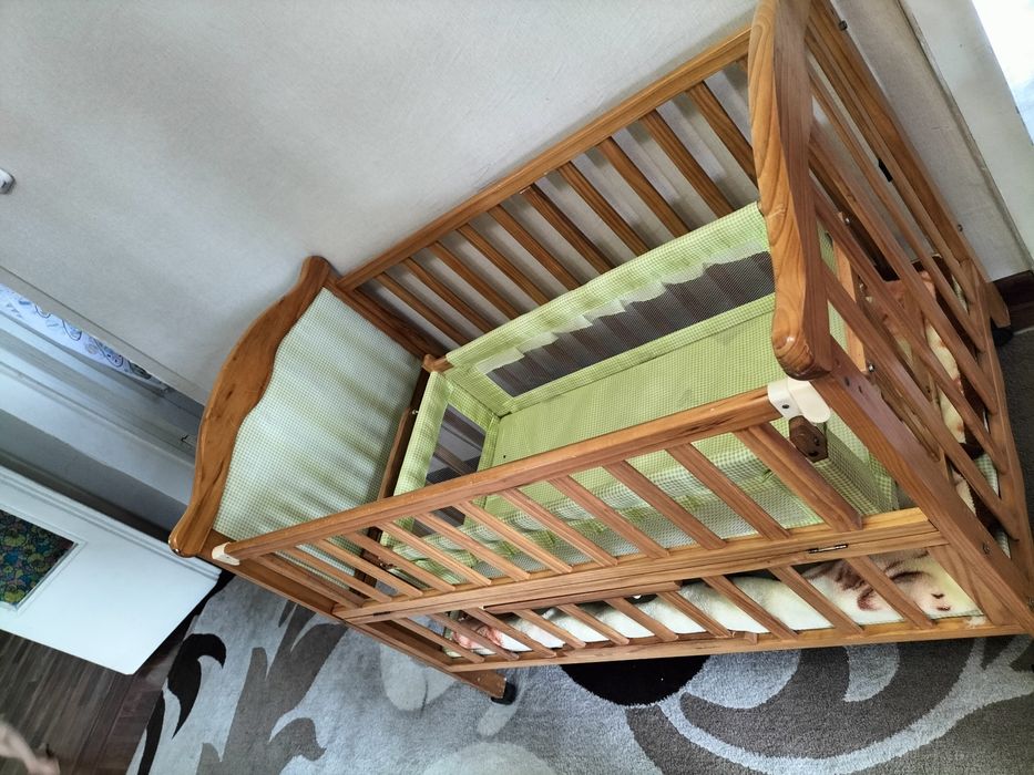 Продам кроватку с люлькой