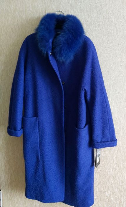 Продам новое пальто.