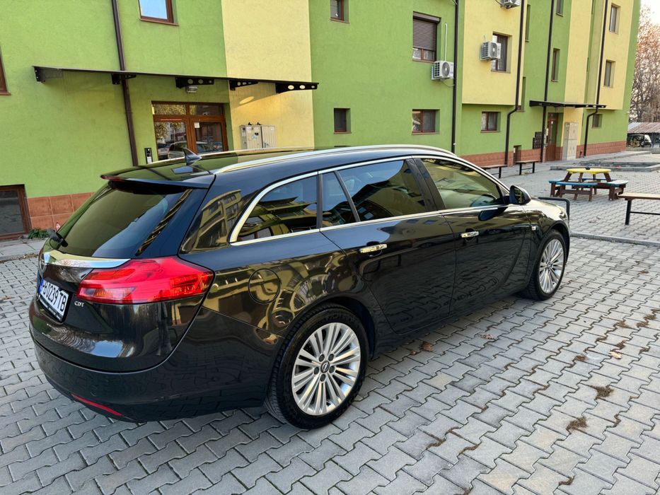 Opel Insignia 2.0 CDTI 131 к.с. – 2011 г. | Черен | Пълна екстра