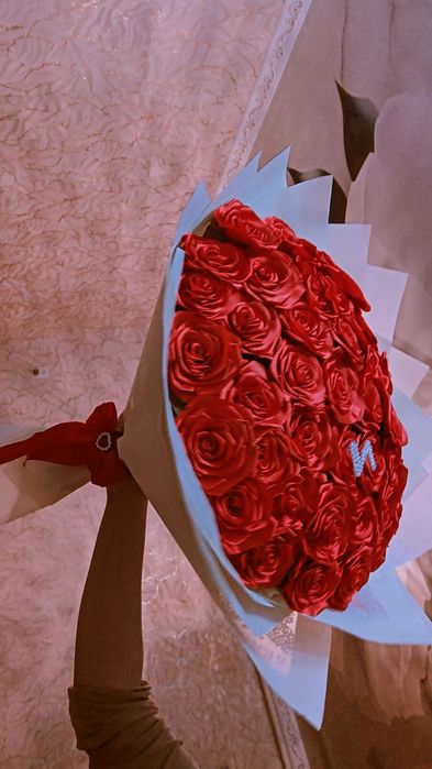 Gul sotiladi yasab ham beriladi