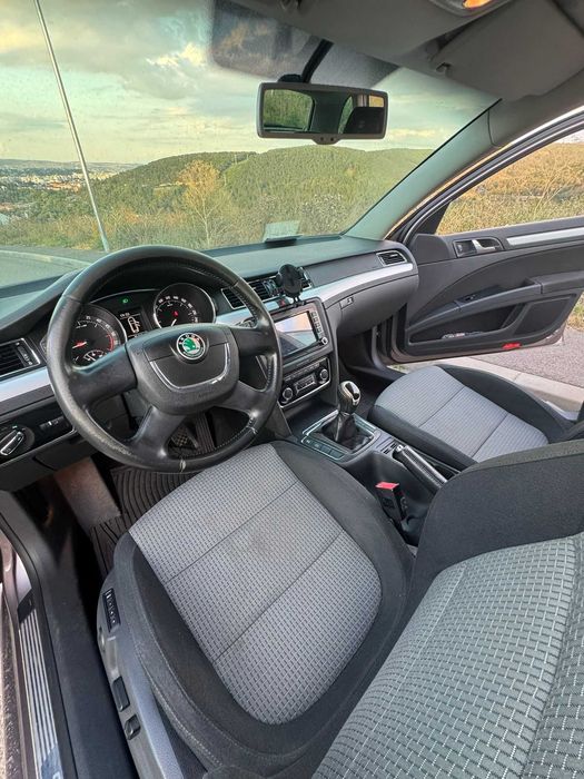 SKODA Superb 2012 — imagine 3