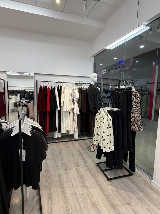 Оборудование для магазина одежды