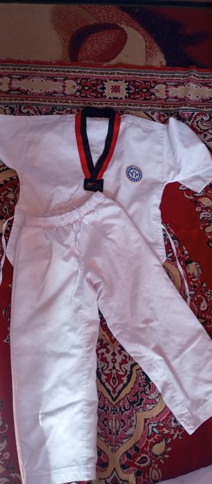 Таэквондо, каратэ форма