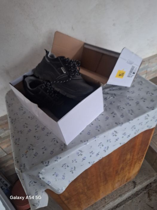 Bocanci cu bombeu de lucru