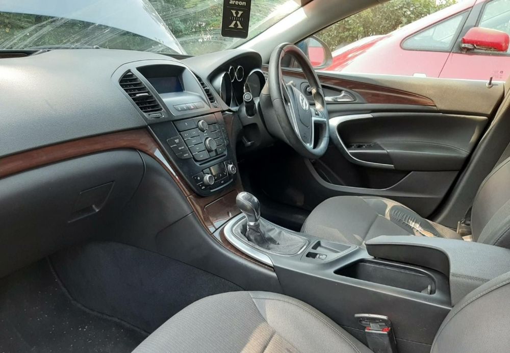 На части Опел инсигниа 2.0 crdi 160к.с 118kw / Opel insignia