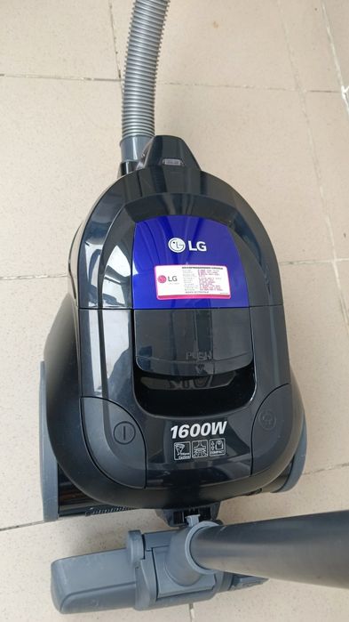 Пылесос LG 1600W