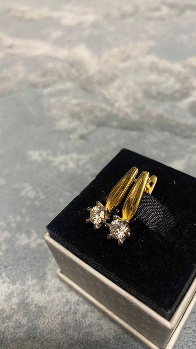 Золотые кольцо и серьги с бриллиантами