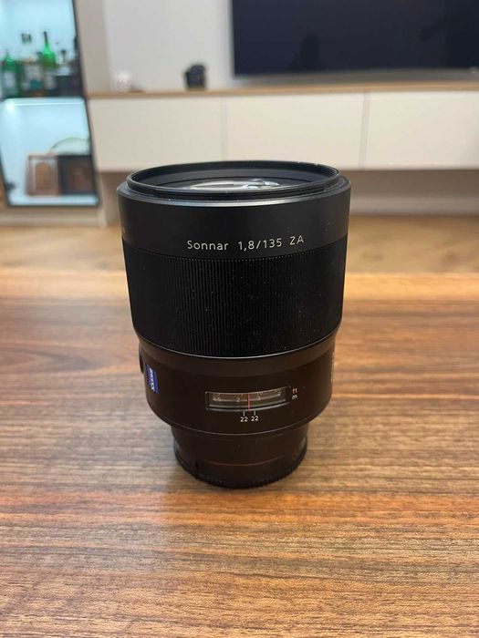 Обектив Sony 135mm f/1.8 Carl Zeiss Sonnar T* ZA