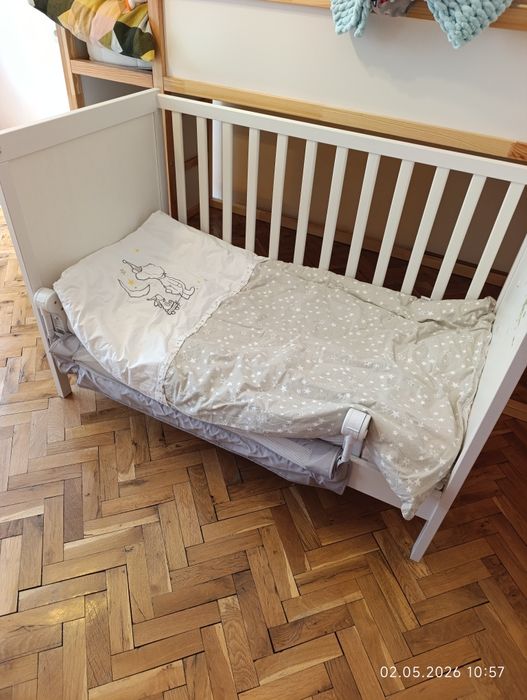 Детско креватче Ikea Sundvik, с матрак, спален комплект, протектор и преграда за легло