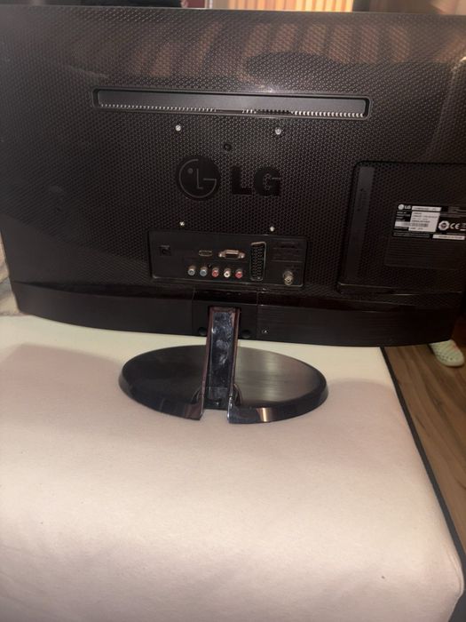 Телевизор LG  черен  цвят