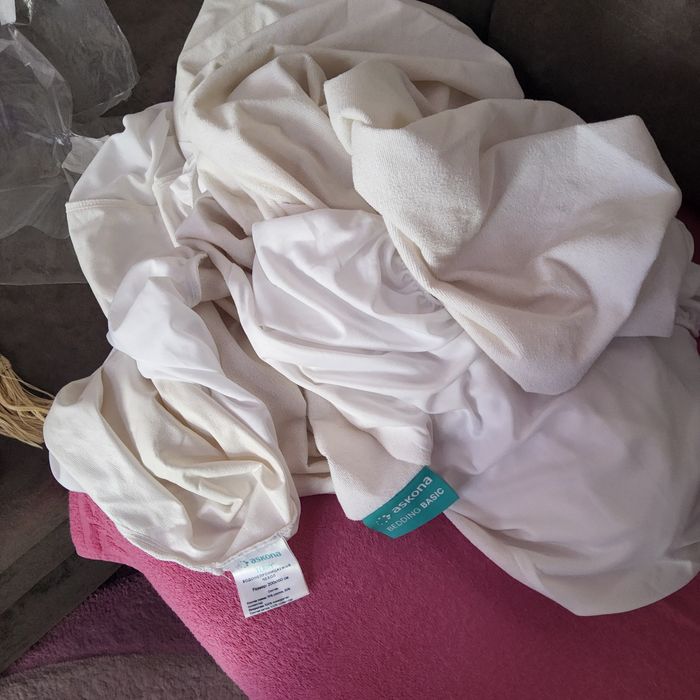 Наматрасник   7000 тг  .