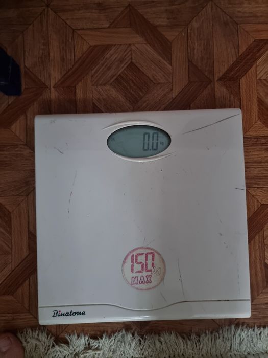 Продам весы напольные