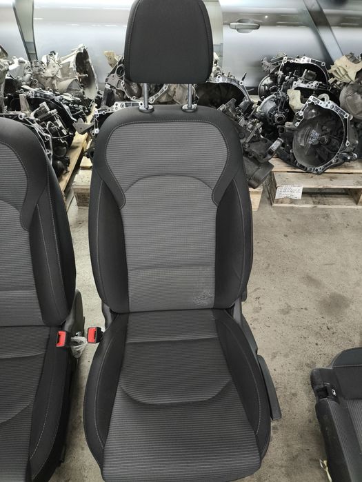 Салон/седалки/предни седалки  за Hyundai i30