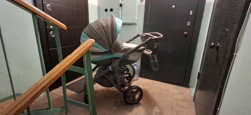Продам детскую коляску
