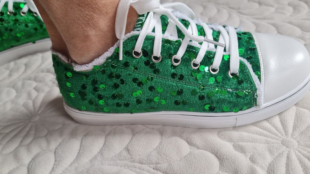 Зелени кецове( паетки)