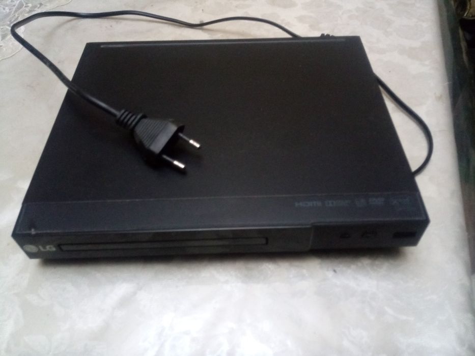 DVD плейр LG в хорошем состоянии